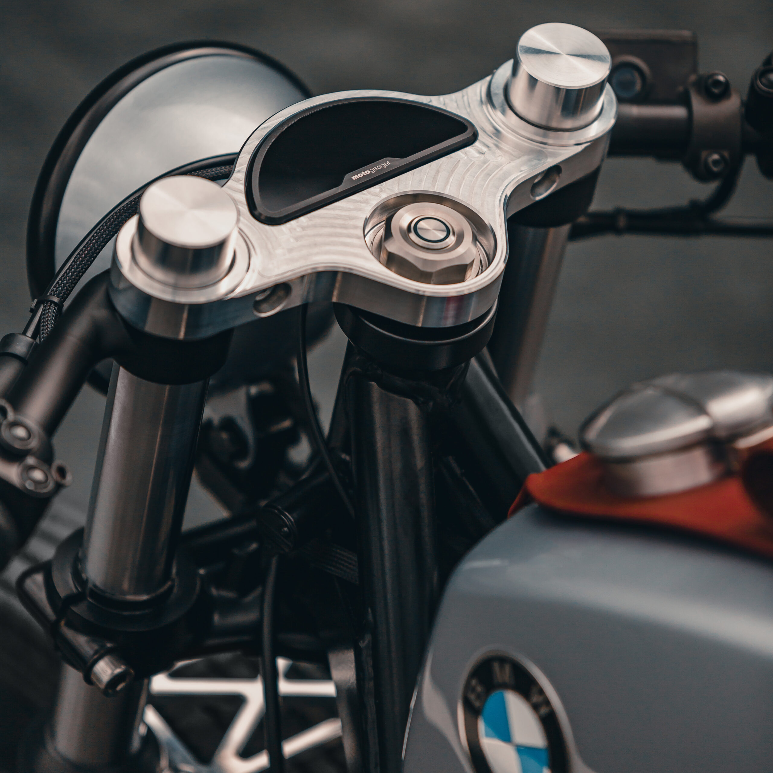 BMW Center Nut with Push Button for Twin-Shock and Monolever